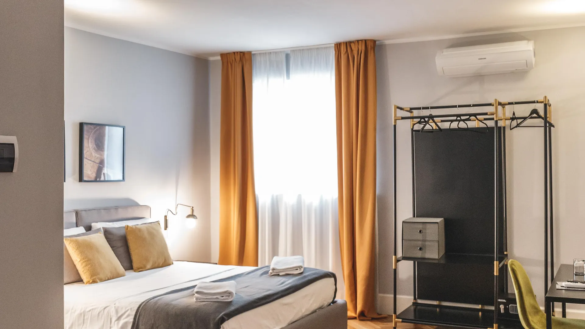 ****  Relais Della Porta Hotel Naples Italy