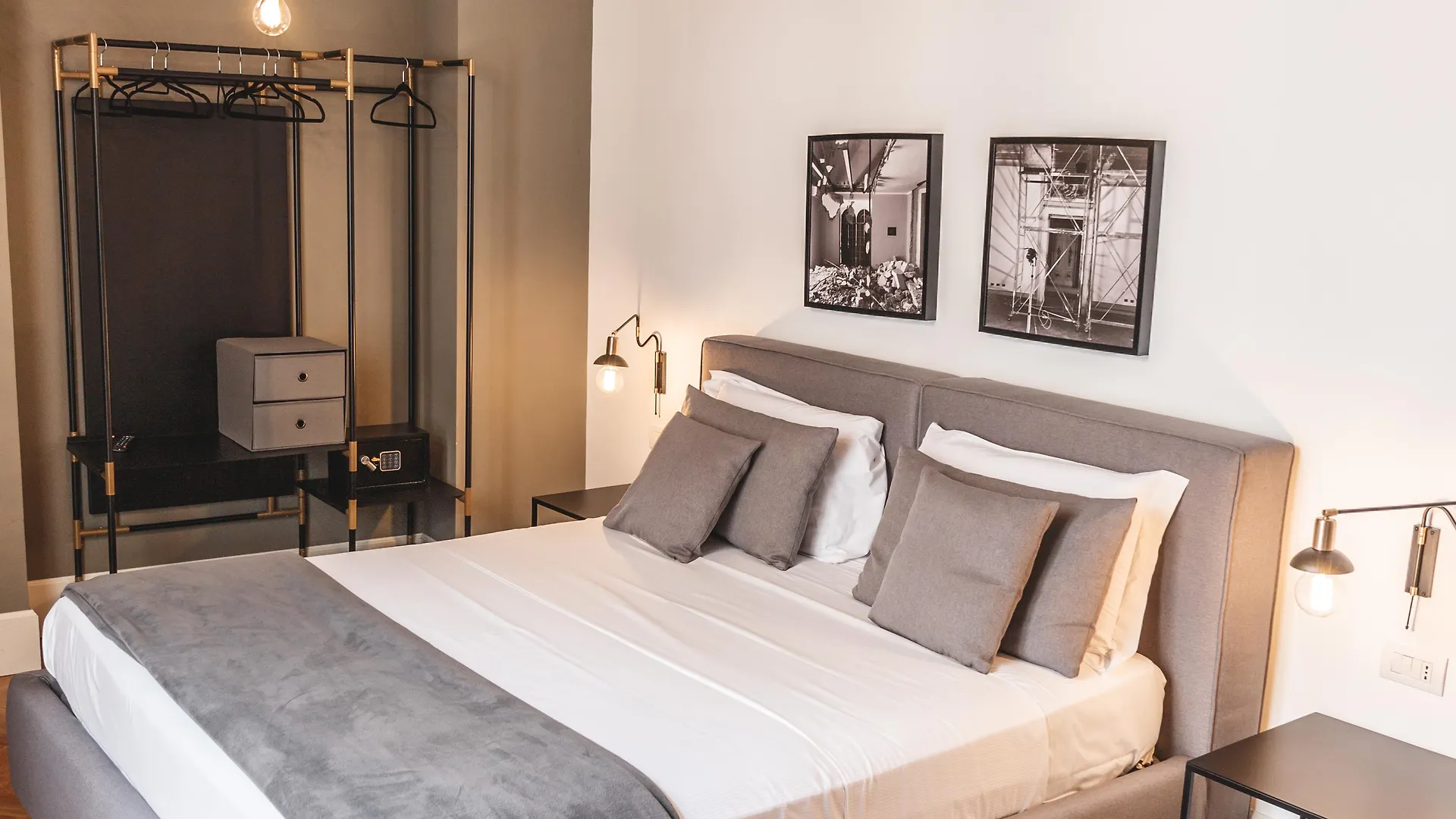Relais Della Porta Hotel Naples Italy